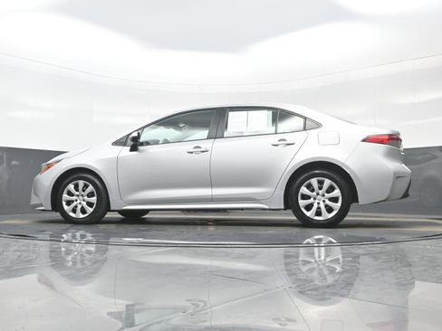 Used 2024 Toyota Corolla LE image 27