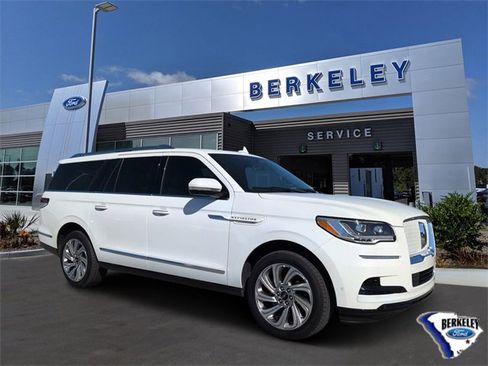 Used 2023 Lincoln Navigator L Reserve image 1