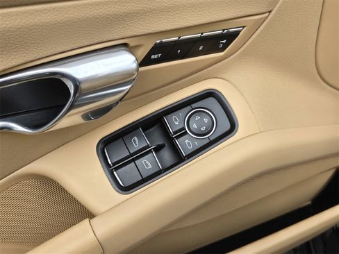 Used 2013 Porsche Boxster image 12