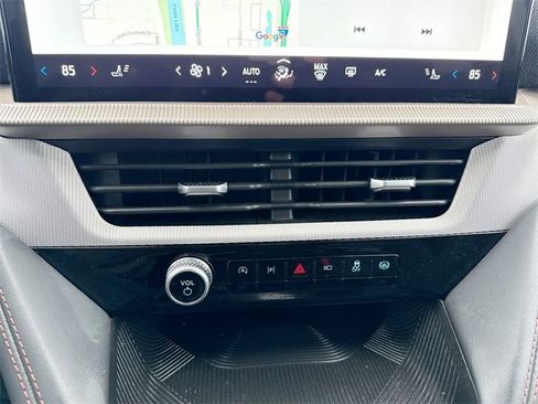 Used 2025 Ford Explorer Active image 19