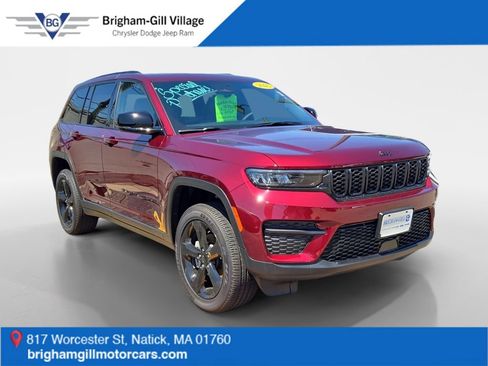 Used 2025 Jeep Grand Cherokee Altitude AWD/4WD image 1