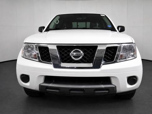 Used 2019 Nissan Frontier SV AWD/4WD image 2