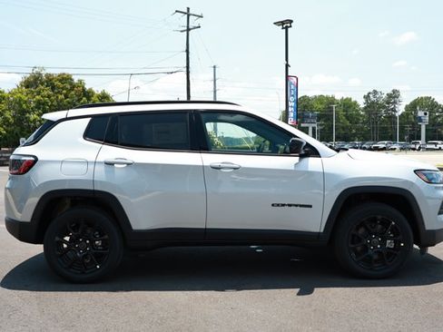 New 2026 Jeep Compass Latitude AWD/4WD image 4