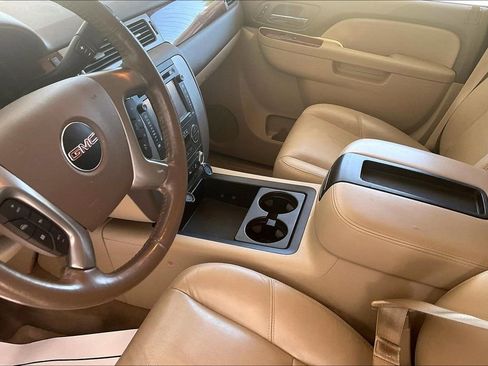 Used 2013 GMC Yukon SLT w/ SLT-2 Equipment Package AWD/4WD image 13