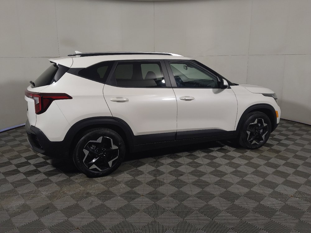 Used 2025 Kia Seltos S FWD image 14