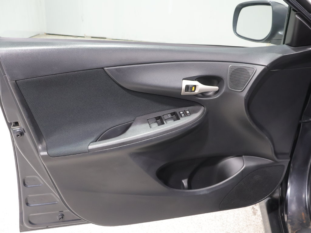 Used 2009 Toyota Corolla S w/ Sport Pkg FWD image 12