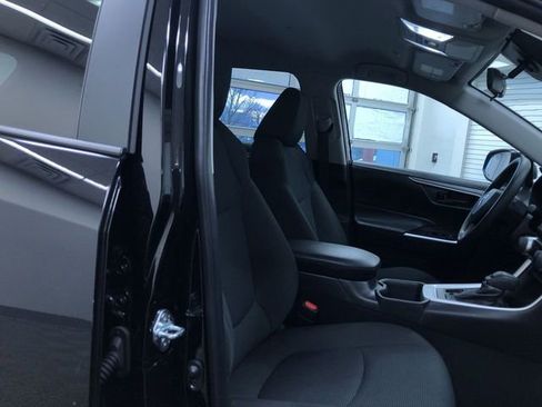 Certified 2025 Toyota RAV4 LE image 22