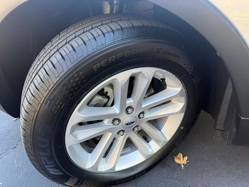 Used 2017 Ford Explorer FWD image 19