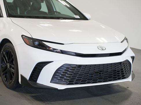 Certified 2025 Toyota Camry SE image 4