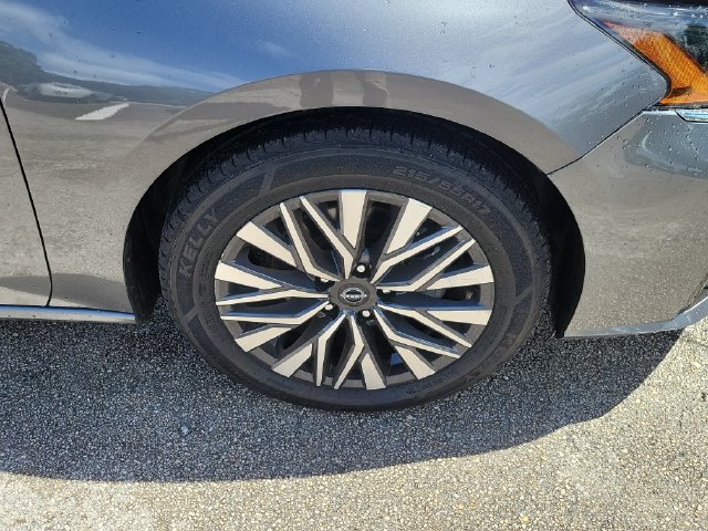Certified 2024 Nissan Altima 2.5 SV FWD image 7
