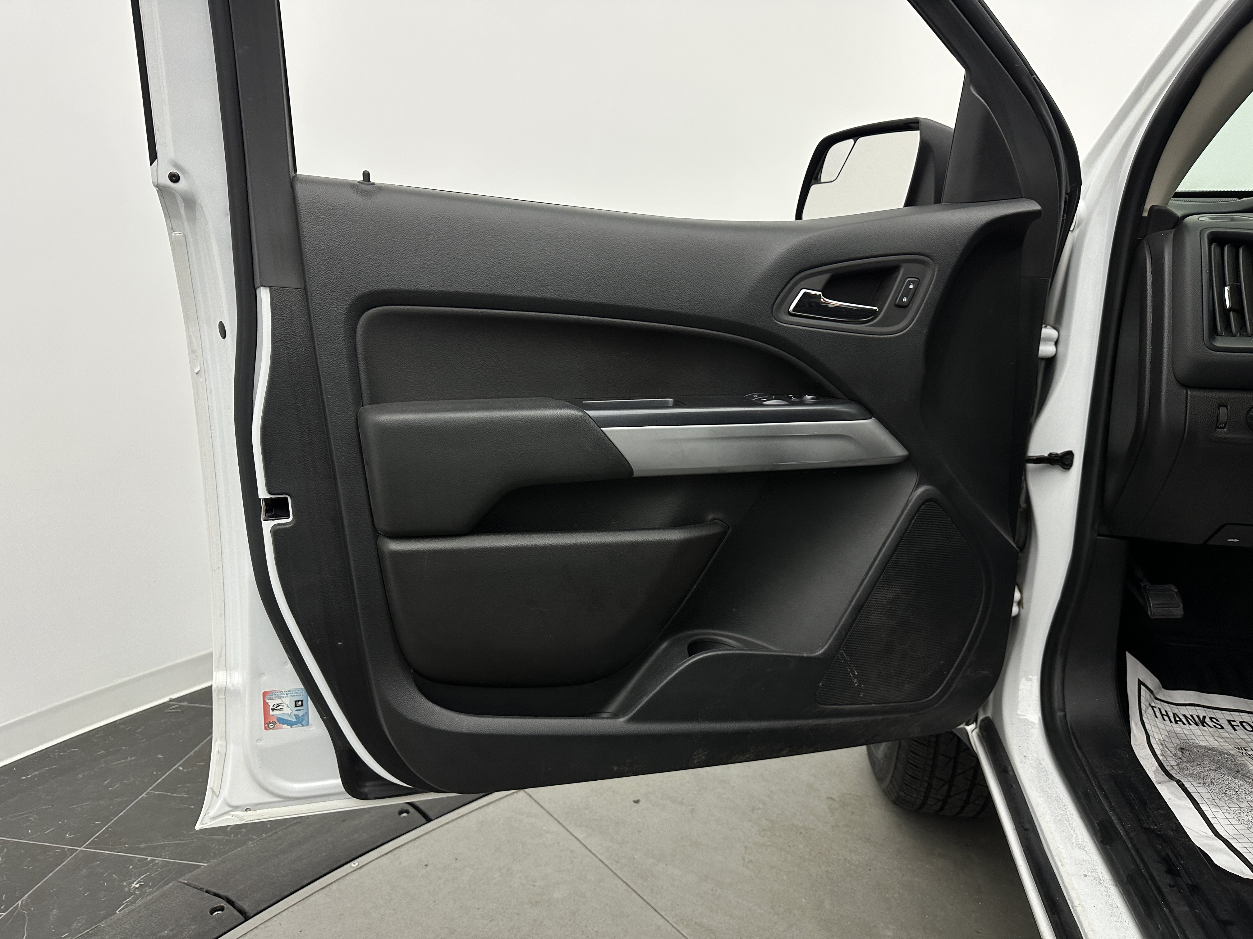 Used 2022 Chevrolet Colorado LT w/ Fleet Safety Package RWD image 11