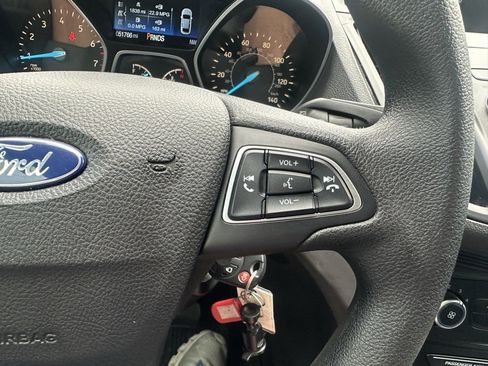 Used 2019 Ford Escape S image 8