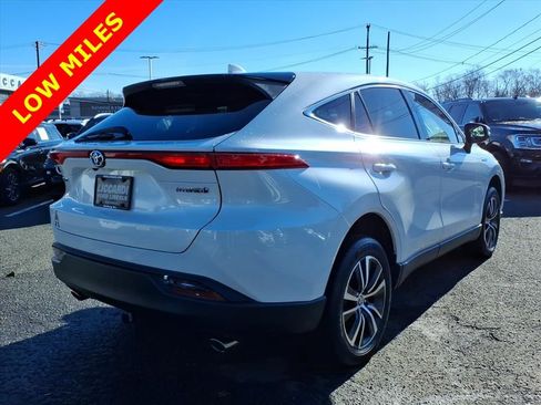 Used 2021 Toyota Venza LE w/ Carpet Mat Package (TMS) image 7