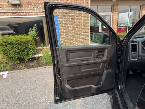 Used 2016 RAM 1500 Express w/ Black Ram 1500 Express Group AWD/4WD image 10