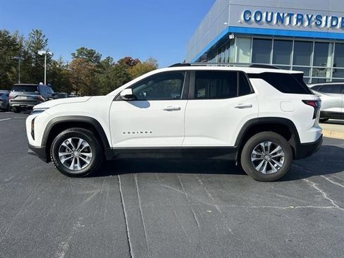 Used 2025 Chevrolet Equinox LT w/ Convenience Package II image 3