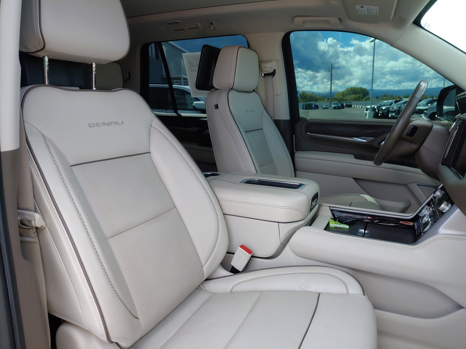 Used 2021 GMC Yukon Denali AWD/4WD image 33