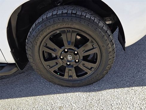 Used 2018 Toyota Sequoia SR5 image 7