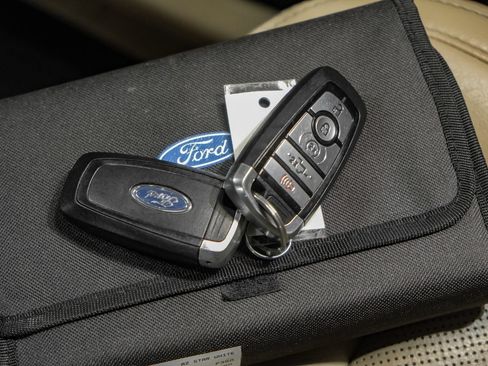Used 2020 Ford F350 Lariat w/ Lariat Ultimate Package AWD/4WD image 65