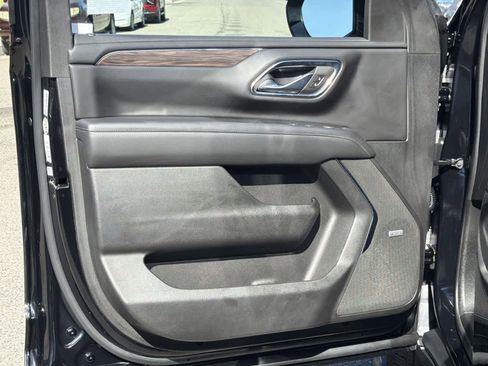 Used 2023 Chevrolet Suburban LT image 21