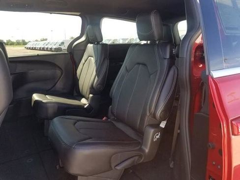New 2026 Chrysler Voyager LX FWD image 9