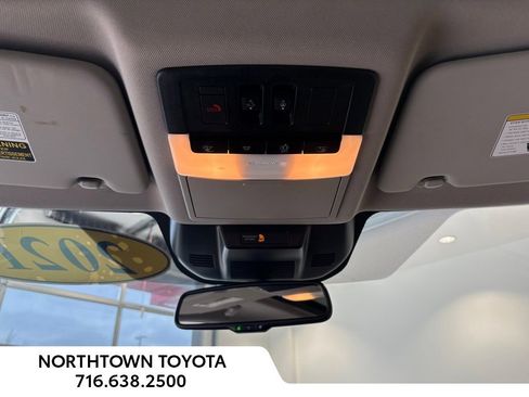 Used 2021 Nissan Rogue SL w/ Premium Package image 18