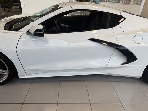 Used 2025 Chevrolet Corvette Stingray Coupe w/ 1LT image 18