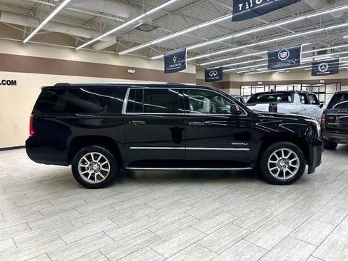 Used 2020 GMC Yukon XL Denali image 6