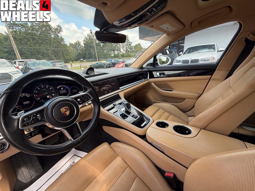 Used 2018 Porsche Panamera RWD image 15