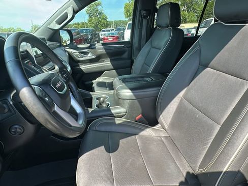 Certified 2024 GMC Yukon SLT w/ SLT Luxury Package image 9