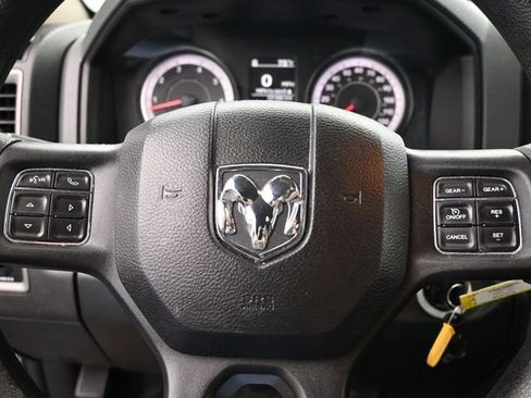 Used 2017 RAM 1500 Express image 30