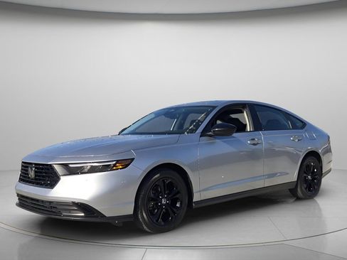 Certified 2025 Honda Accord SE image 8