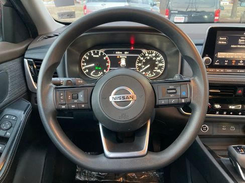 Used 2021 Nissan Rogue SV image 15