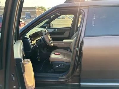 Used 2025 Hyundai Santa Fe Limited FWD image 5