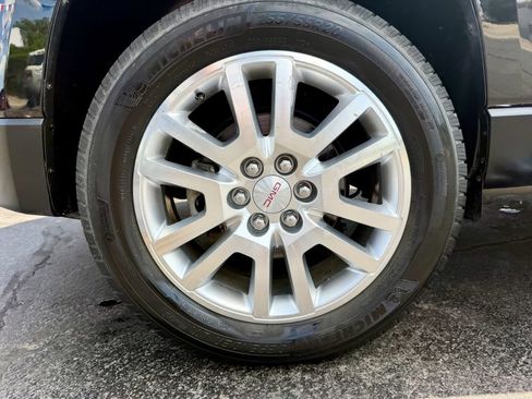 Used 2016 GMC Acadia SLT w/ Premium Edition FWD image 24