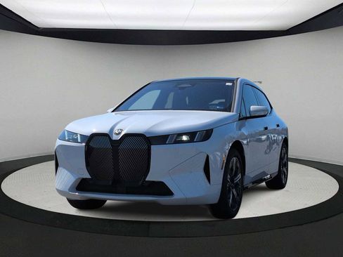 New 2026 BMW iX xDrive45 image 4