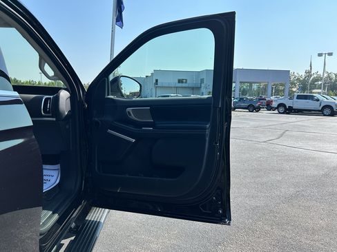 Used 2025 Ford Expedition Platinum AWD/4WD image 24