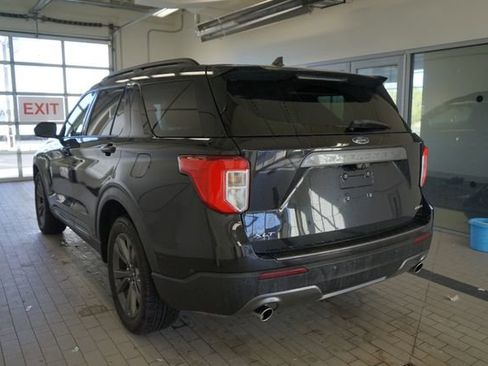Used 2022 Ford Explorer XLT w/ Equipment Group 202A AWD/4WD image 11