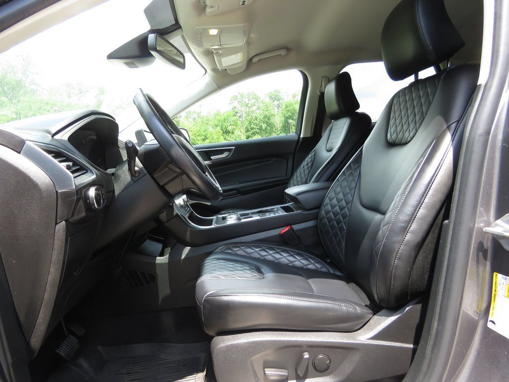 Used 2023 Ford Edge Titanium w/ Cargo Accessory Package AWD/4WD image 10