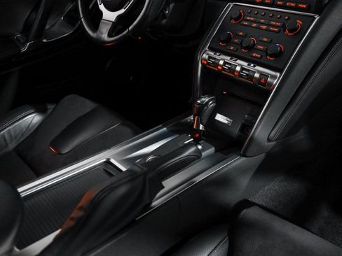 Used 2009 Nissan GT-R Premium image 30