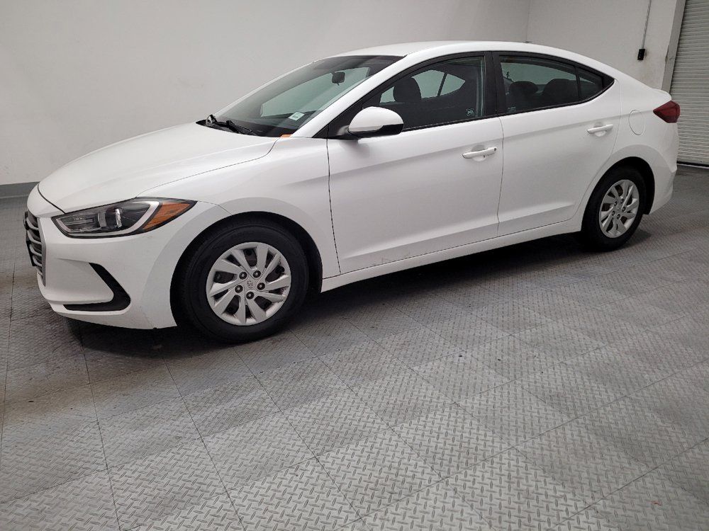 Used 2018 Hyundai Elantra SE FWD image 2