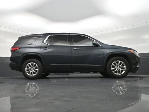 Used 2021 Chevrolet Traverse LT FWD image 29