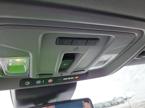 Used 2024 GMC Sierra 1500 SLT w/ SLT Convenience Package image 11