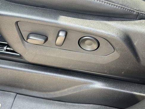 Used 2024 Chevrolet Suburban LT image 34