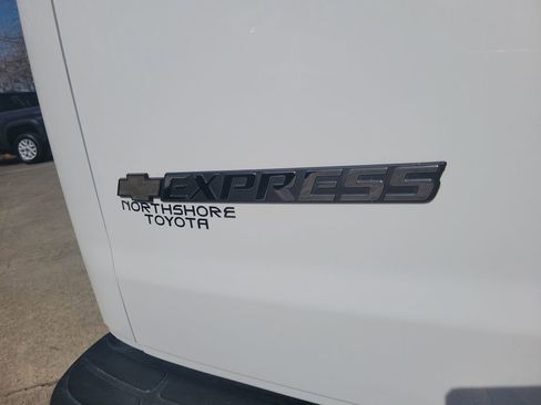 Used 2021 Chevrolet Express 3500 LT w/ LT Preferred Equipment Group image 11
