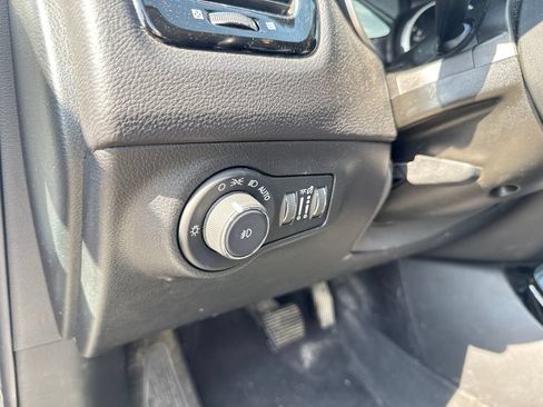 Used 2018 Jeep Compass Latitude AWD/4WD image 12