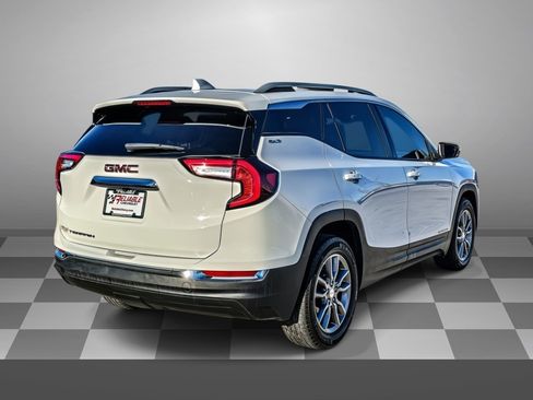 Certified 2024 GMC Terrain SLT image 10
