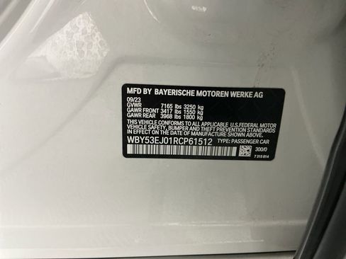 Certified 2024 BMW i7 xDrive60 w/ Executive Package image 30