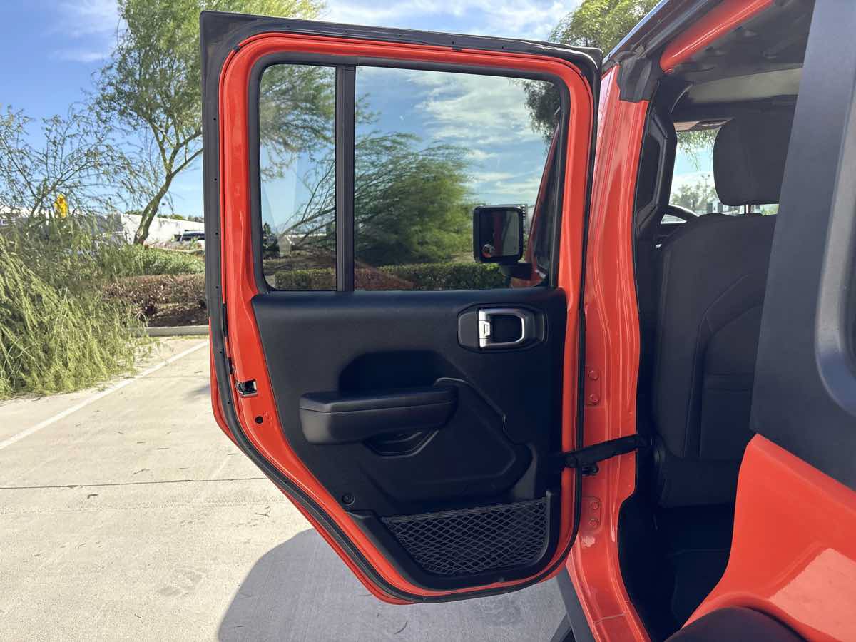 Used 2018 Jeep Wrangler Unlimited Sport S AWD/4WD image 11