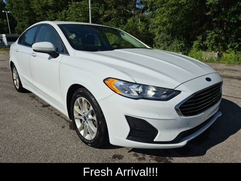 Used 2020 Ford Fusion SE FWD image 3