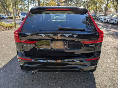 Certified 2024 Volvo XC60 B5 Plus image 5